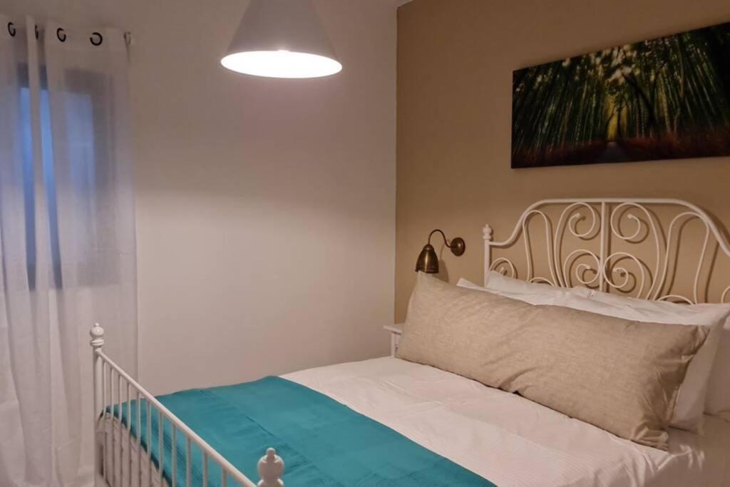 נוף הארבל עם חלון לכינרת Appartement Migdal Buitenkant foto