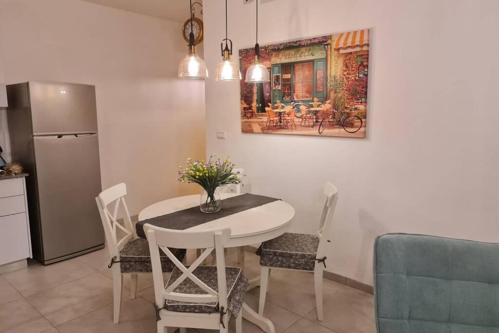 נוף הארבל עם חלון לכינרת Appartement Migdal Buitenkant foto