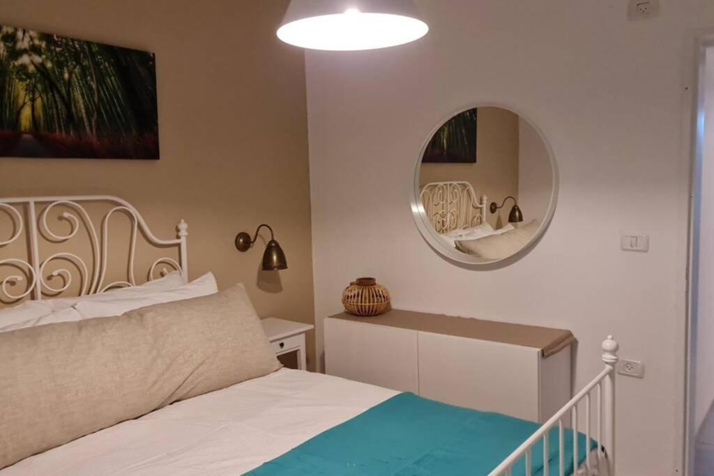 נוף הארבל עם חלון לכינרת Appartement Migdal Buitenkant foto