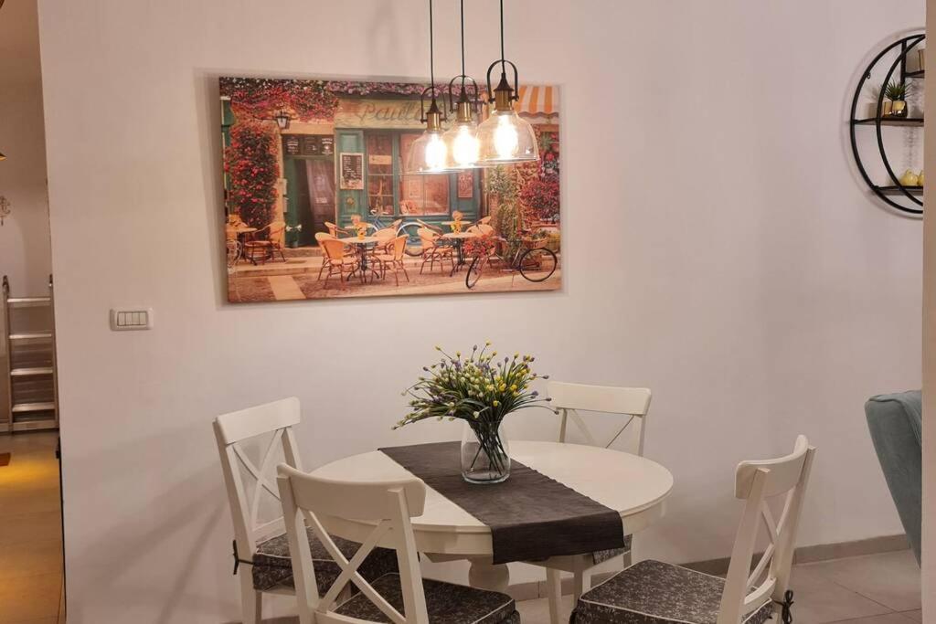 נוף הארבל עם חלון לכינרת Appartement Migdal Buitenkant foto
