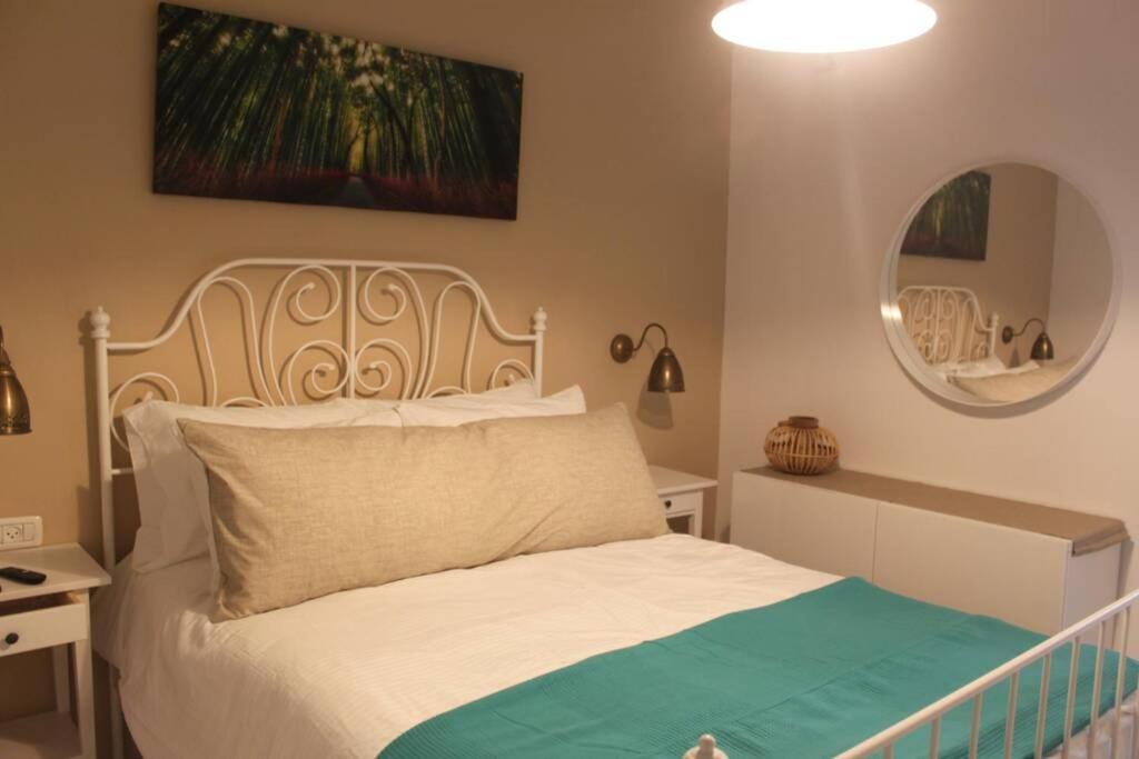 נוף הארבל עם חלון לכינרת Appartement Migdal Buitenkant foto