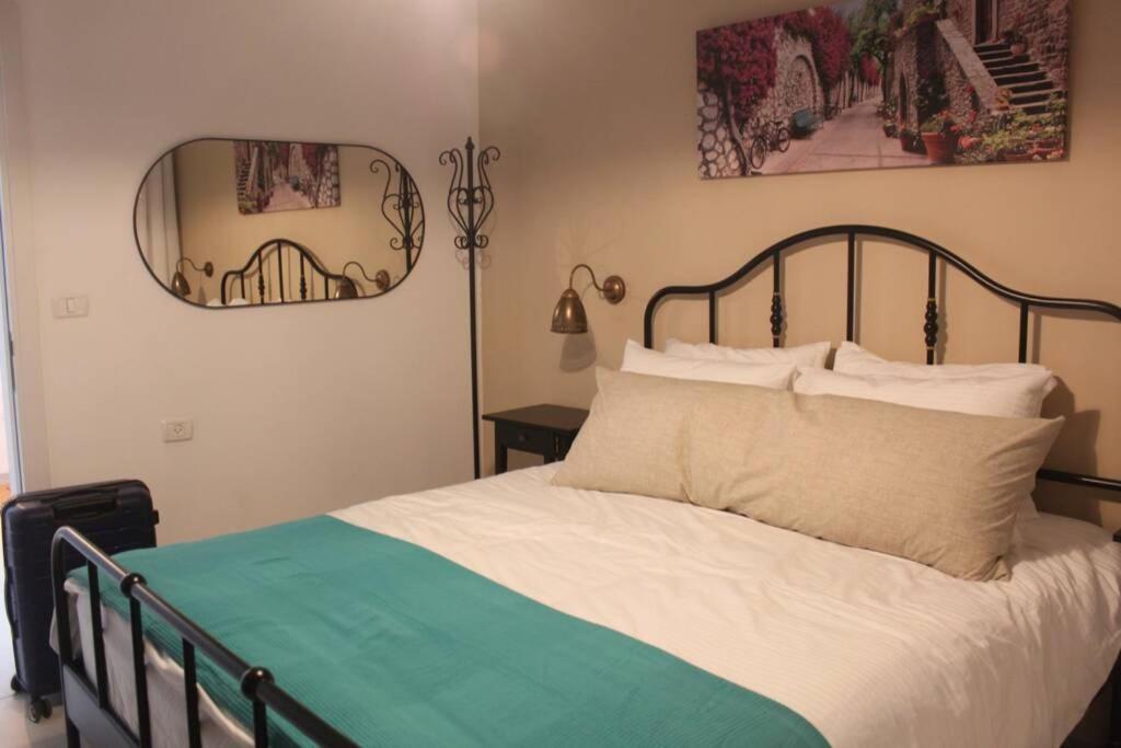 נוף הארבל עם חלון לכינרת Appartement Migdal Buitenkant foto