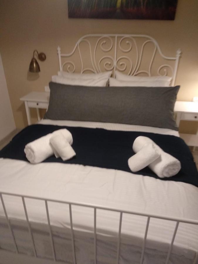 נוף הארבל עם חלון לכינרת Appartement Migdal Buitenkant foto